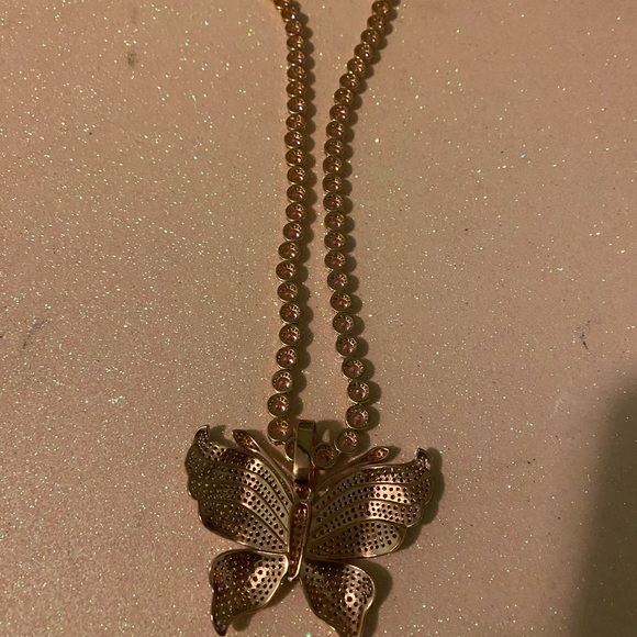Beautiful cubic zirconia necklace with detachable jeweled butterfly. Rose gold - Picture 6 of 9